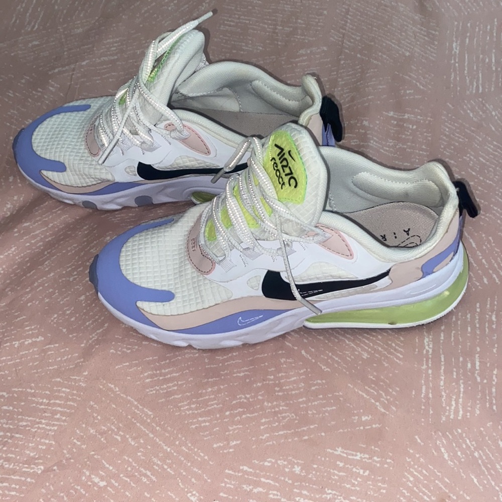 ＮＩＫＥ ＲＥＡＣＴ - Picture 2 of 4